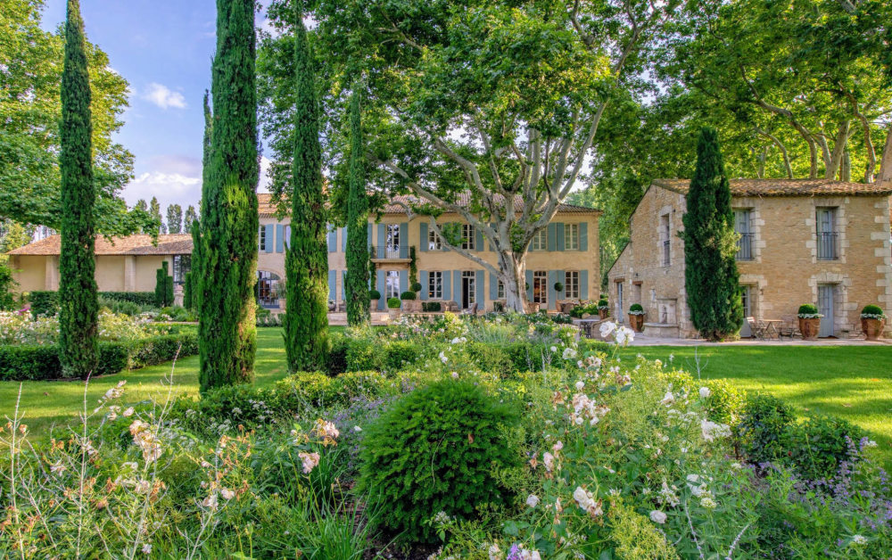 Photographs of Chateau Avignon Provence villa in Provence - Image 1 of 35