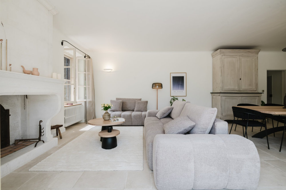 Photographs of Mas de l’Ebéniste villa in Provence - Image 7 of 49