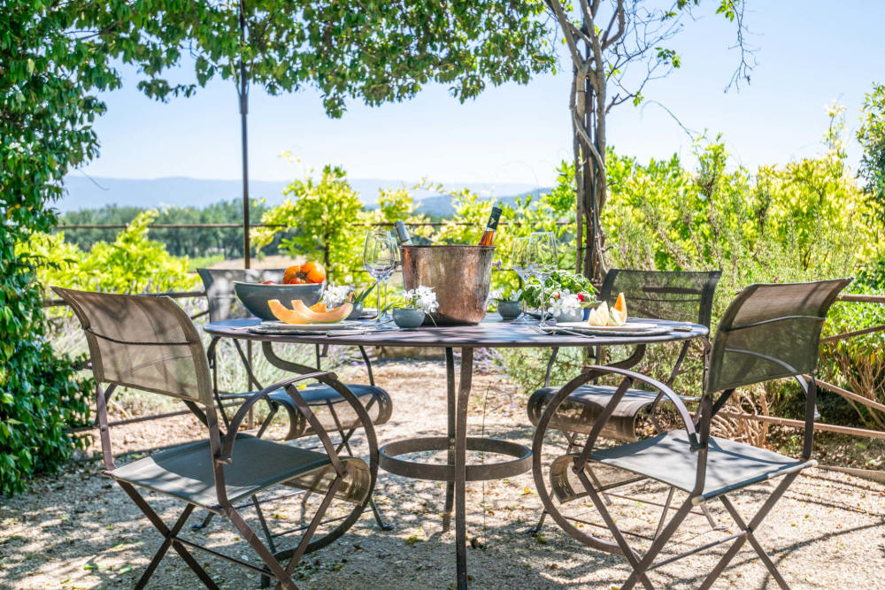 Photographs of Mas des Murets villa in Provence - Image 13 of 48
