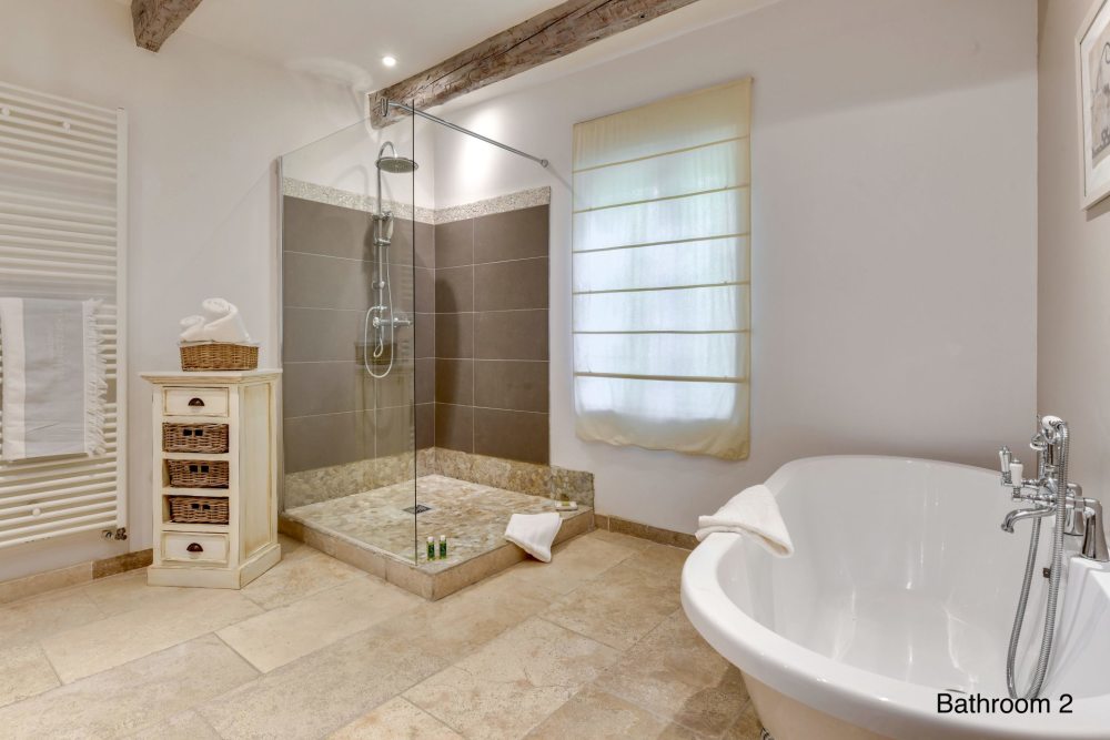 Photographs of Mas des Marguerites villa in Provence - Image 16 of 43