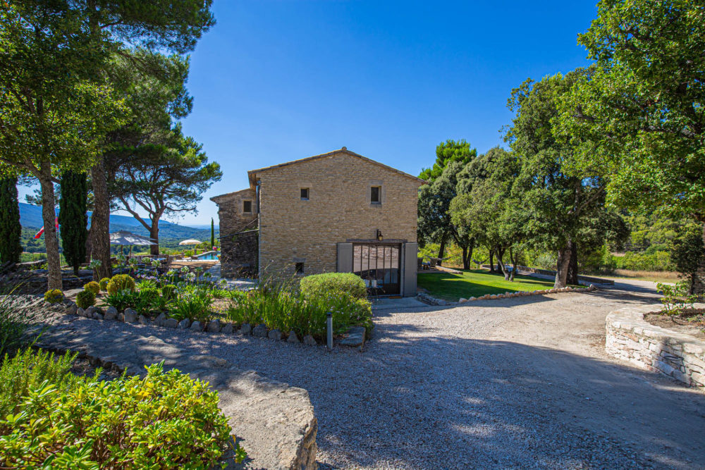 Photographs of Mas de Monvert villa in Provence - Image 33 of 34
