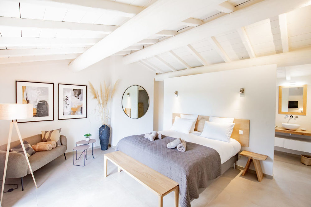 Photographs of Mas du Zephyr villa in Provence - Image 24 of 31