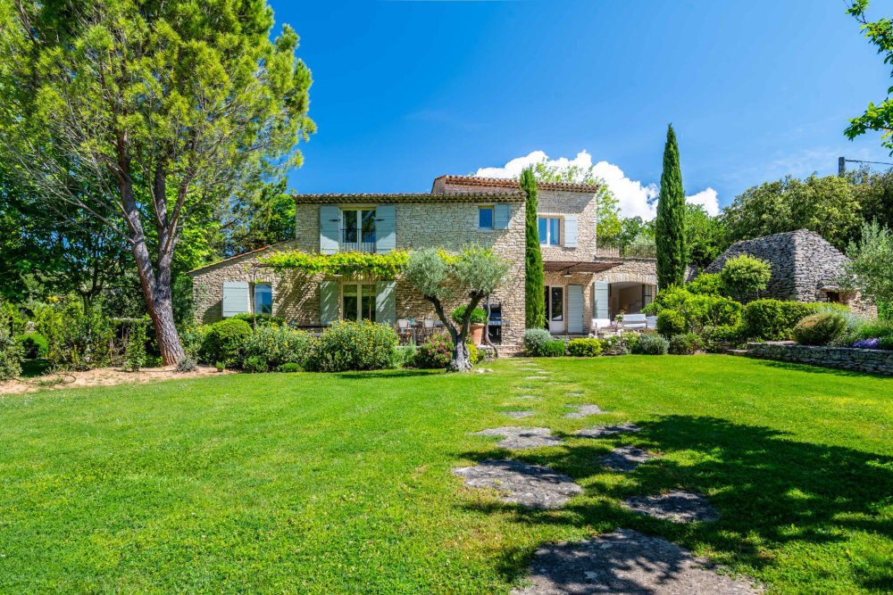 Photographs of Mas des Mésanges villa in Provence - Image 2 of 35