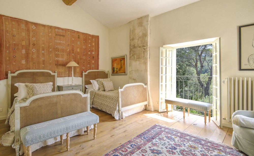 Photographs of Mas de Belleroche villa in Provence - Image 27 of 34