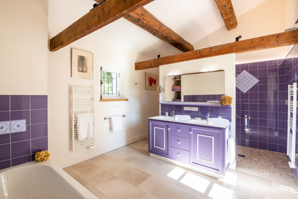 Photographs of Mas du Lauzange villa in Provence - Image 15 of 43