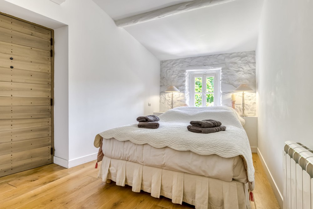 Photographs of Le Mas des Amandiers villa in Provence - Image 37 of 41