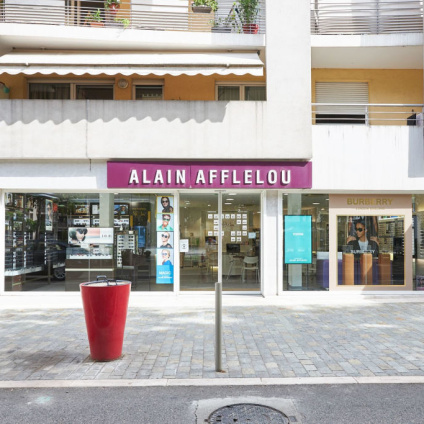 Magasin Opticien 6-7 place de Gaulle 06800 CAGNES-SUR-MER intérieur