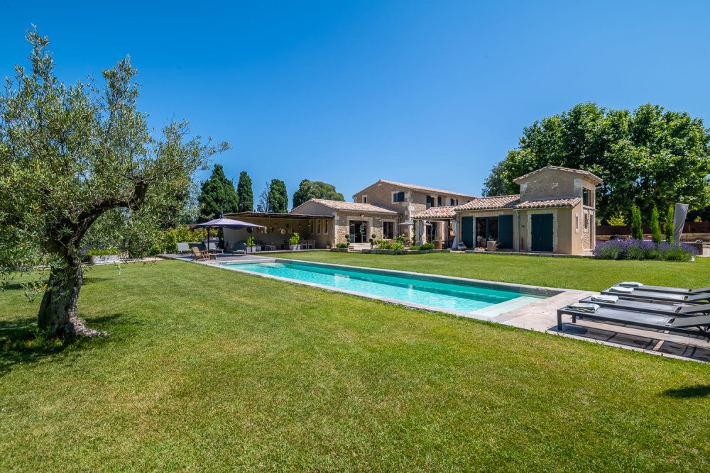 Photographs of Mas Mozart villa in Provence - Image 17 of 42