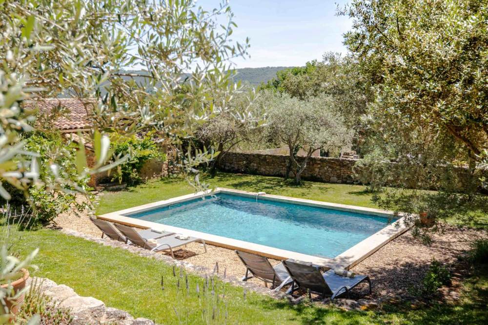 Photographs of Mas Rustrel villa in Provence - Image 17 of 26