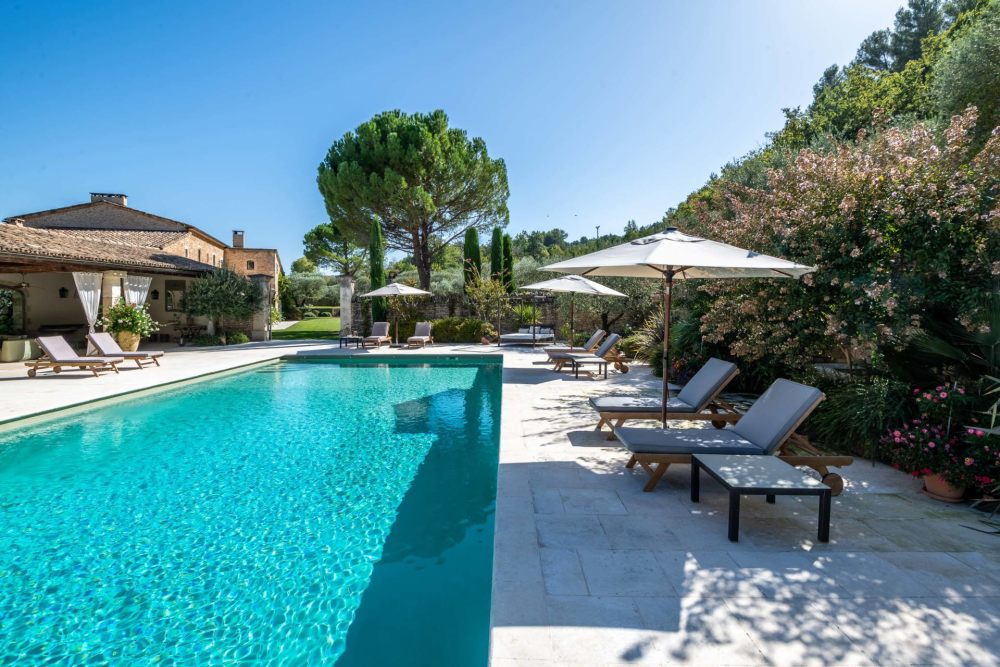 Photographs of Mas de Lacoste villa in Provence - Image 43 of 64