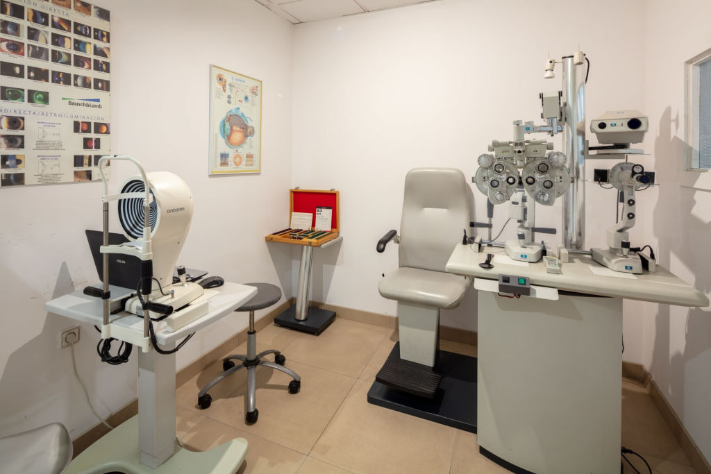 Tienda Óptico C.C. CARREFOUR LOS PRADOS - AV. FERNANDEZ. LADREDA S/N 33011 OVIEDO interior