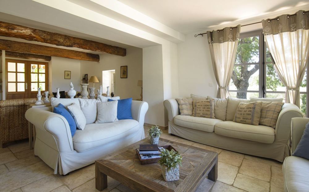Photographs of Mas de Manebit villa in Provence - Image 8 of 30