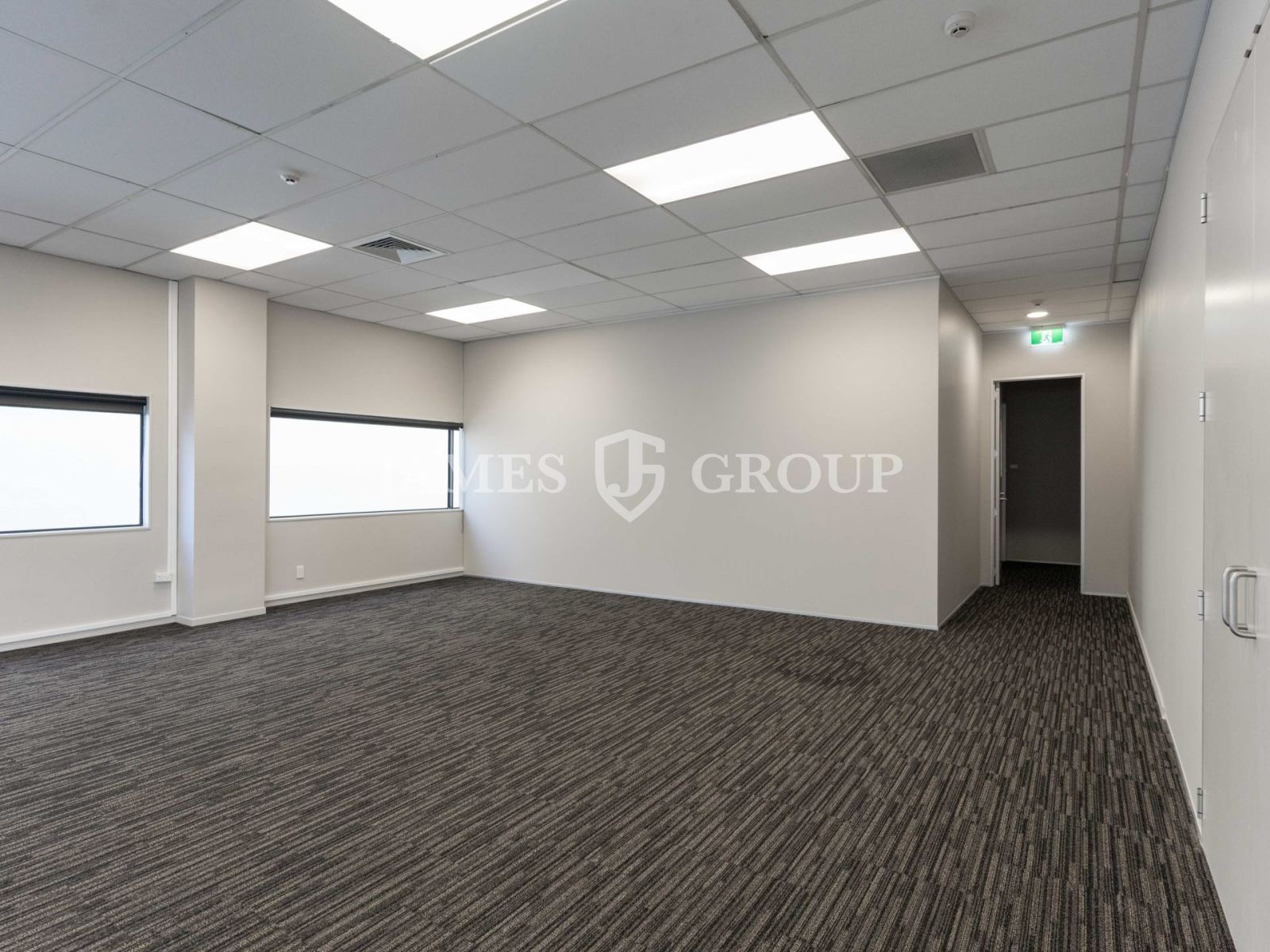 Available Now: 170m² Office With 3 Car Parks