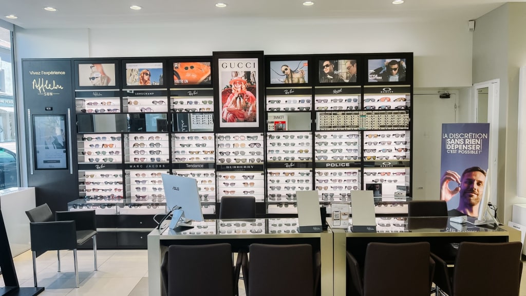 Magasin Opticien 116 avenue des Frères Lumière 69008 LYON intérieur