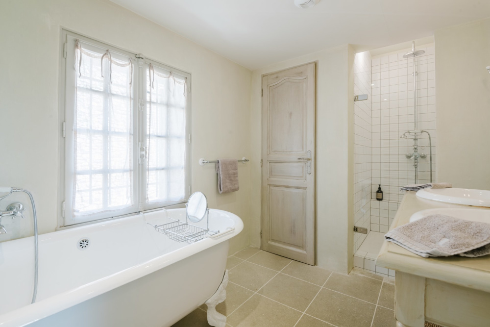 Photographs of Mas la Bergerie de Cabrieres villa in Provence - Image 38 of 56