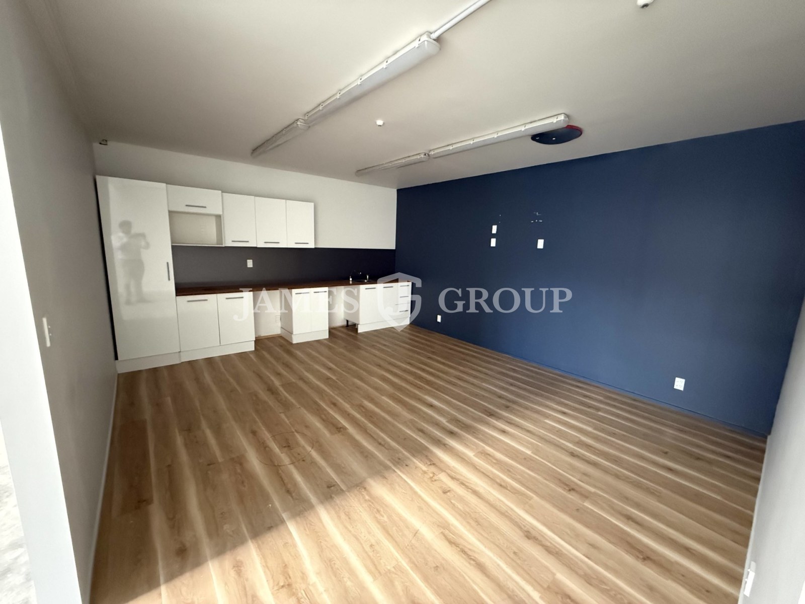 Modern Secure Industrial Unit – 164m²