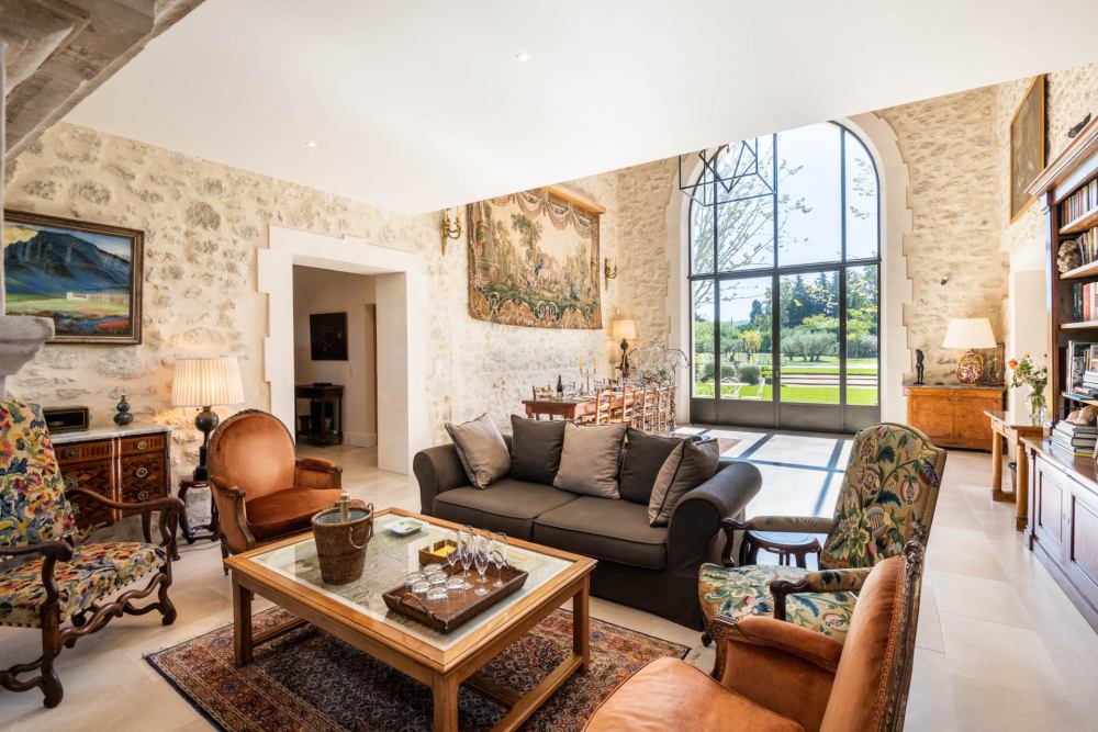 Photographs of Mas du Lauzange villa in Provence - Image 7 of 43
