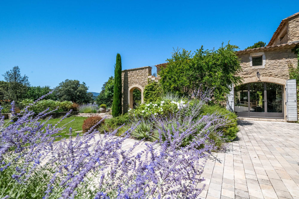 Photographs of Mas des Constellations villa in Provence - Image 34 of 49