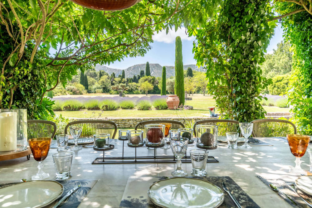 Photographs of Mas de la Caume villa in Provence - Image 5 of 52