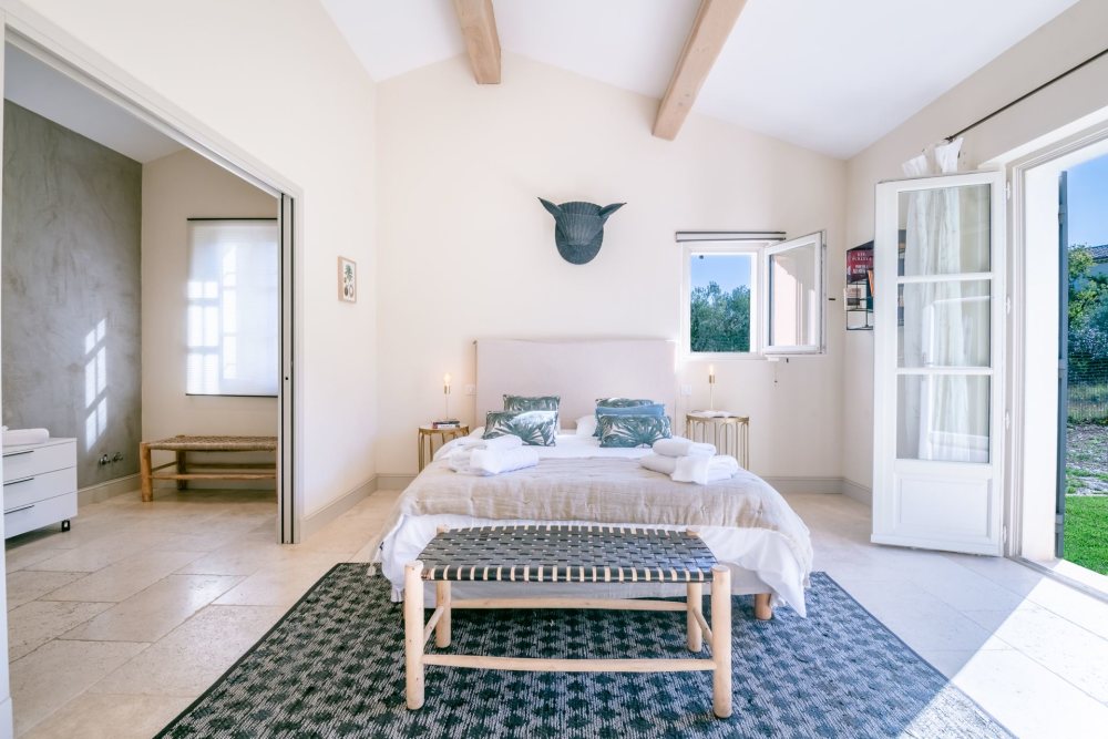Photographs of Mas des Rabassiers villa in Provence - Image 11 of 32