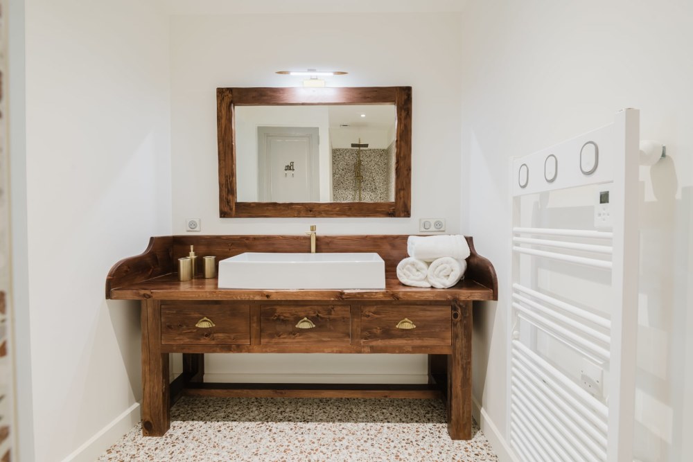 Photographs of Mas de l’Ebéniste villa in Provence - Image 31 of 49