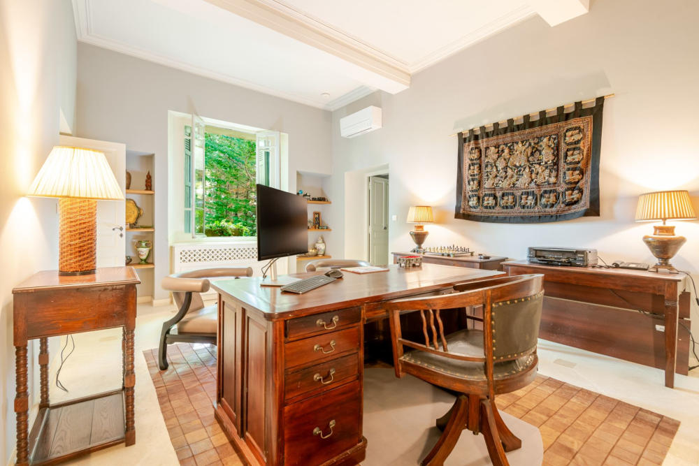 Photographs of Domaine de Fontclair villa in Provence - Image 36 of 60