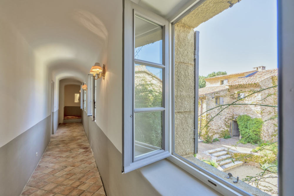 Photographs of Mas de la Quietude villa in Provence - Image 32 of 48