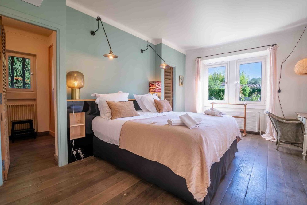 Photographs of Mas du Lac villa in Provence - Image 23 of 56