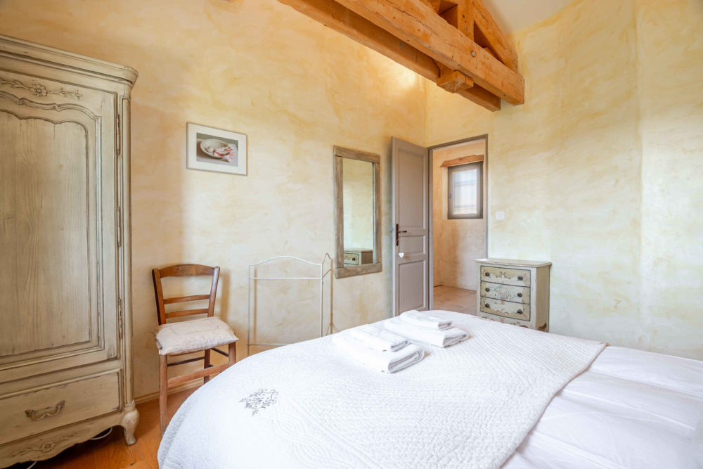 Photographs of Mas Rustrel villa in Provence - Image 22 of 26