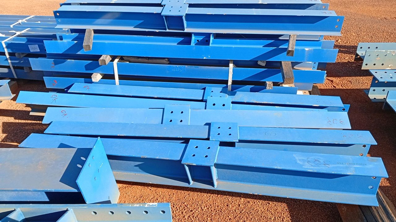Lot of Metal Structures / Street 1-2/ BOX B13