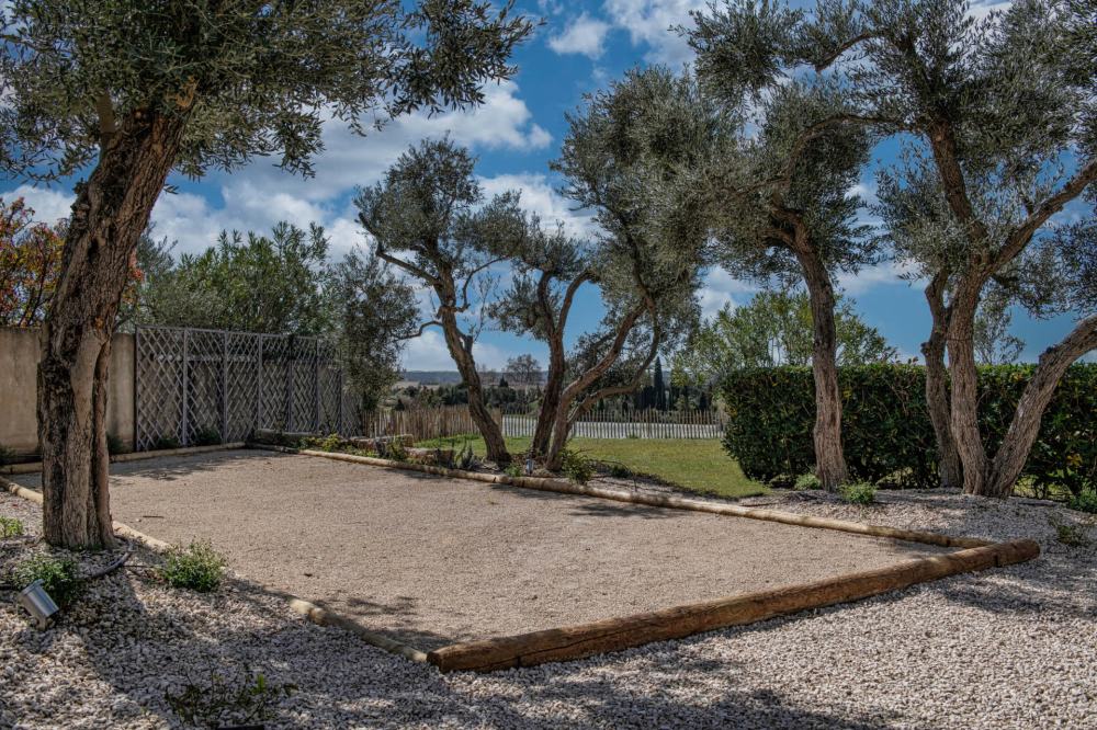 Photographs of Mas du Zephyr villa in Provence - Image 10 of 31