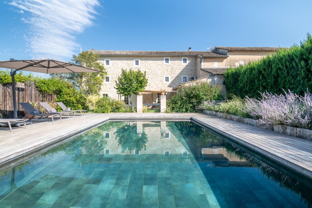 Photographs of Mas du Menuisier villa in Provence - Image 1 of 45