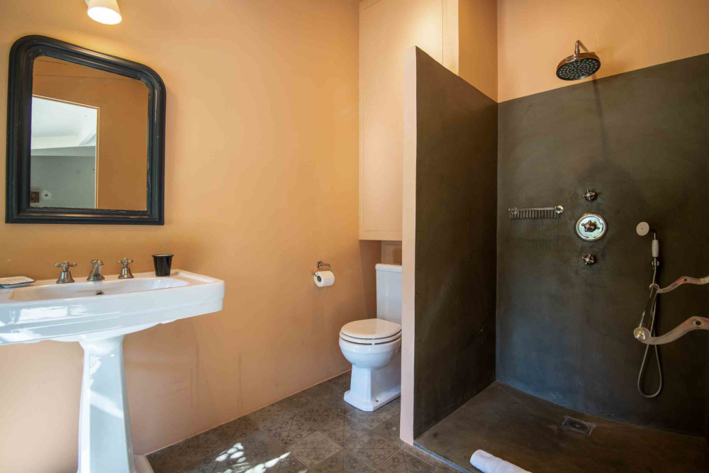 Photographs of Mas du Lac villa in Provence - Image 50 of 56
