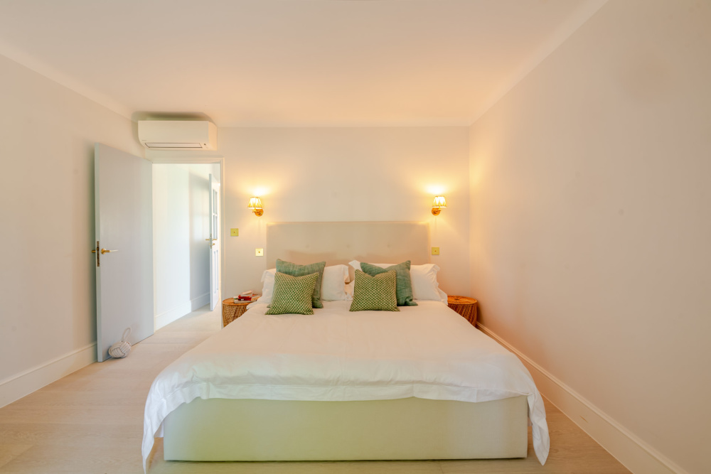 Photographs of Mas des Splendeurs villa in Provence - Image 42 of 53