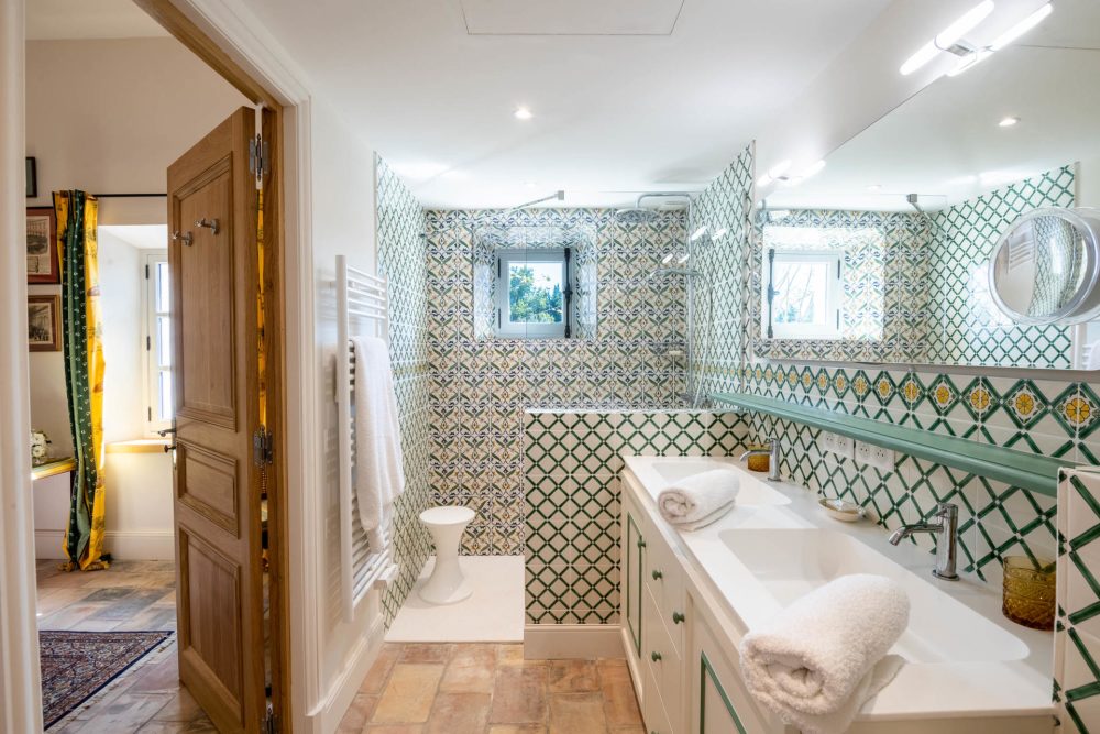 Photographs of Mas du Lauzange villa in Provence - Image 34 of 43