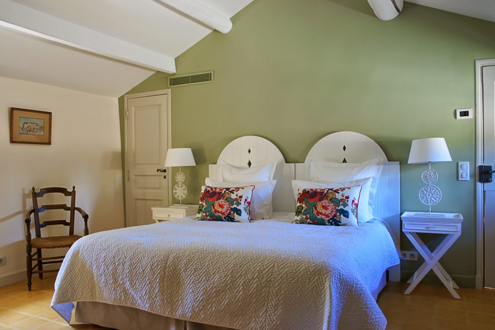 Photographs of Mas de la Verdiere villa in Provence - Image 13 of 34