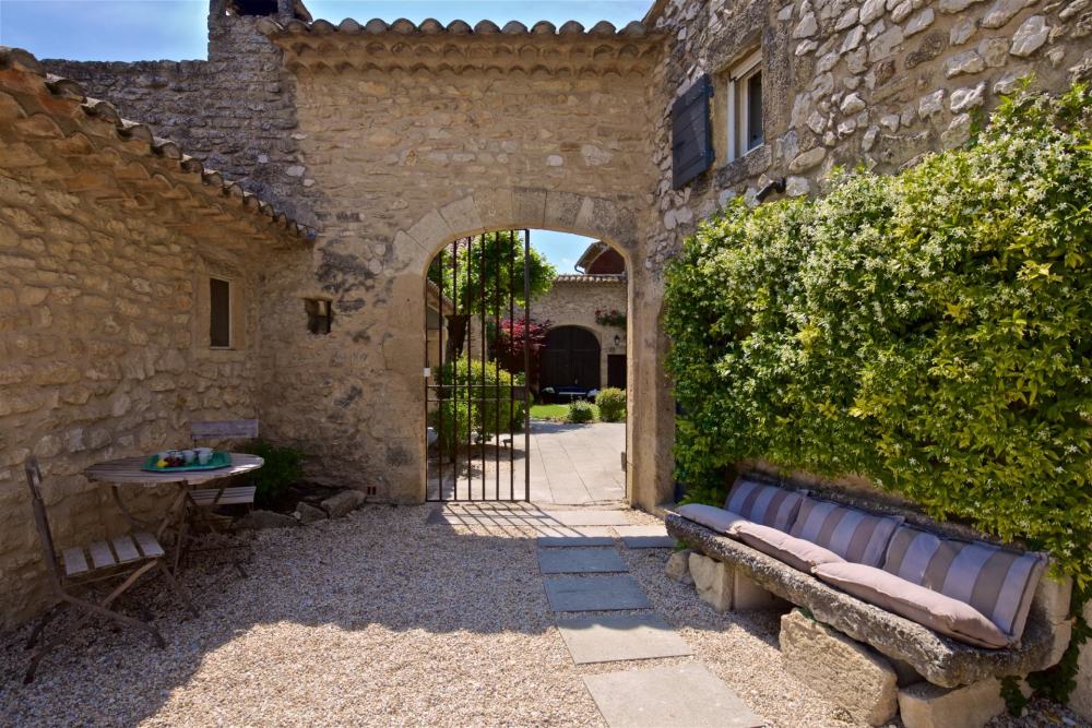 Photographs of La Cour villa in Provence - Image 30 of 34
