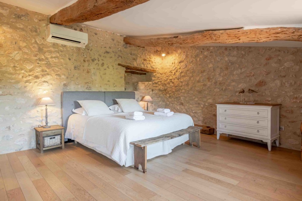 Photographs of La Farinette villa in Provence - Image 16 of 33