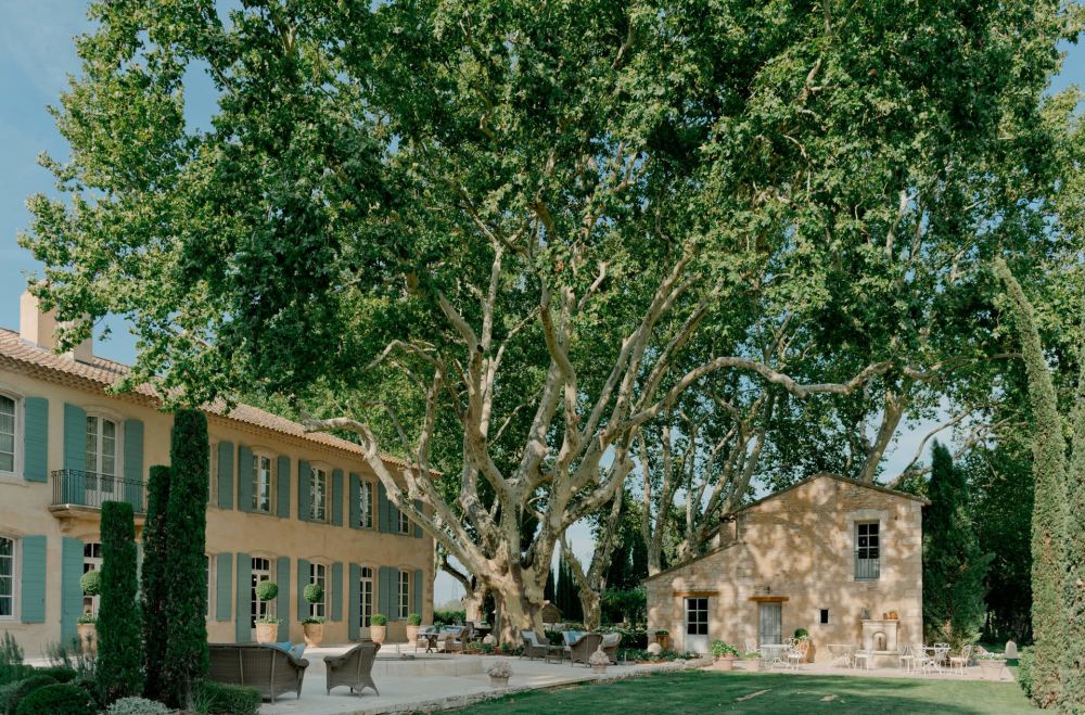 Photographs of Chateau Avignon Provence villa in Provence - Image 2 of 35