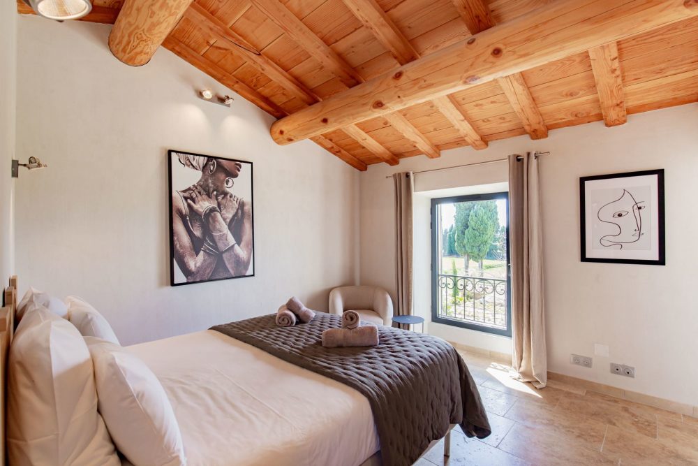 Photographs of Mas Helios villa in Provence - Image 27 of 44