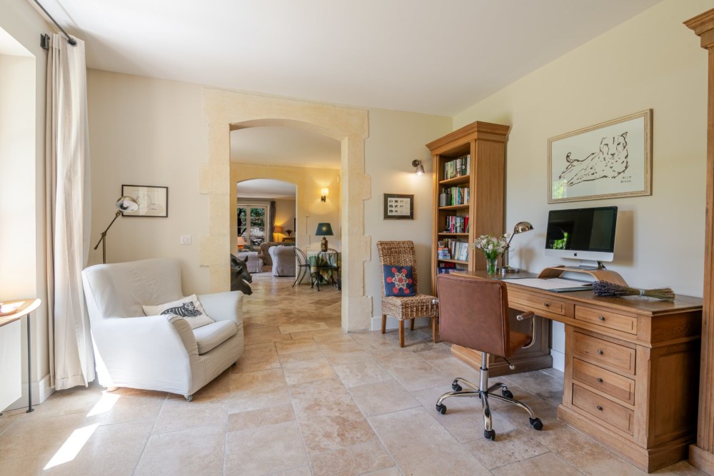 Photographs of Mas de Roubine villa in Provence - Image 10 of 45