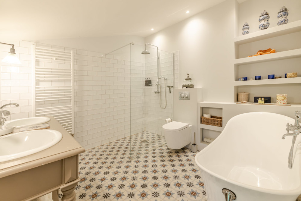 Photographs of Mas de l’Ermitage villa in Provence - Image 24 of 39