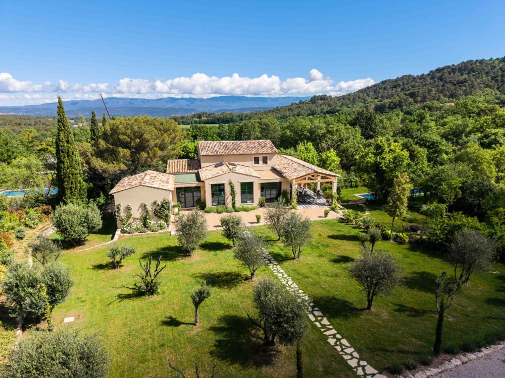 Photographs of New! Mas des Toiles villa in Provence - Image 1 of 35