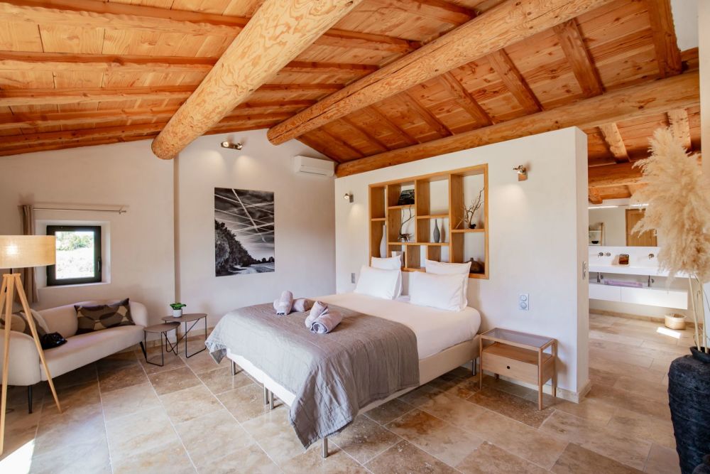 Photographs of Mas Helios villa in Provence - Image 21 of 44