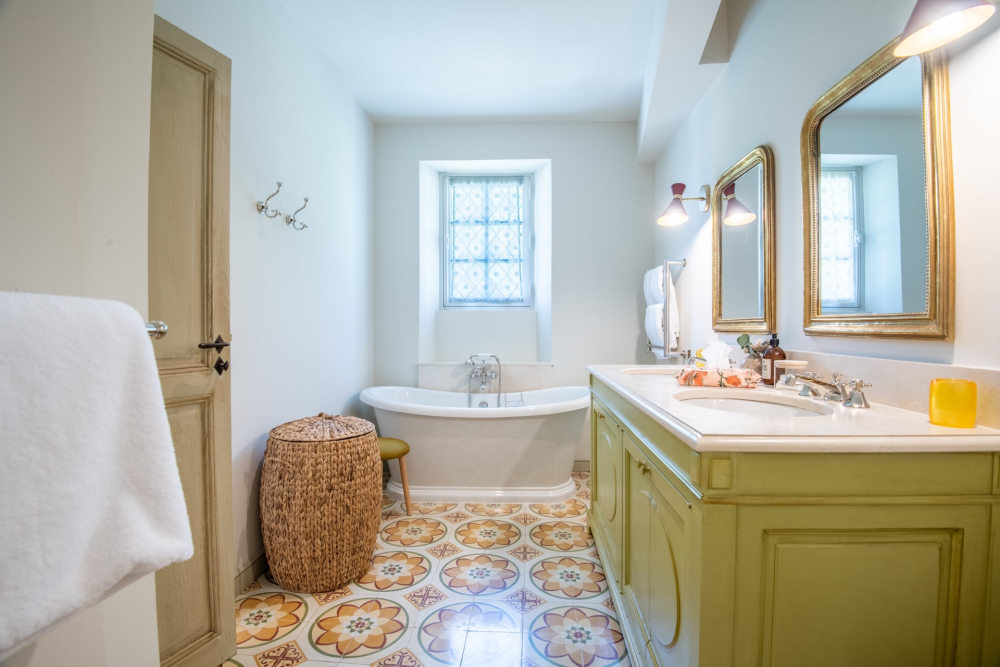 Photographs of Mas des Pierres villa in Provence - Image 30 of 60