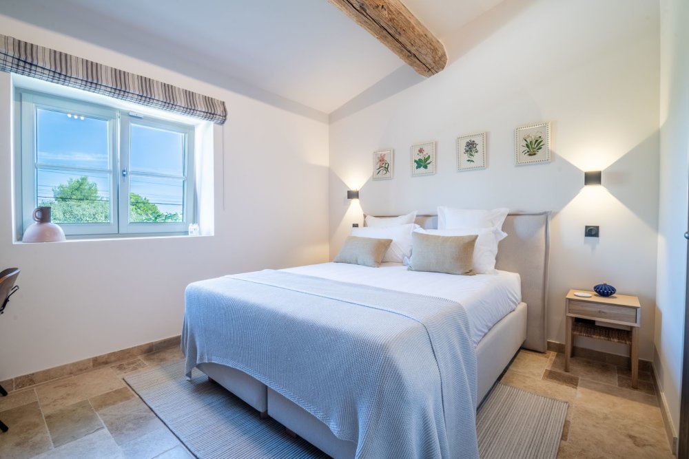Photographs of Mas des Mimosas villa in Provence - Image 25 of 47