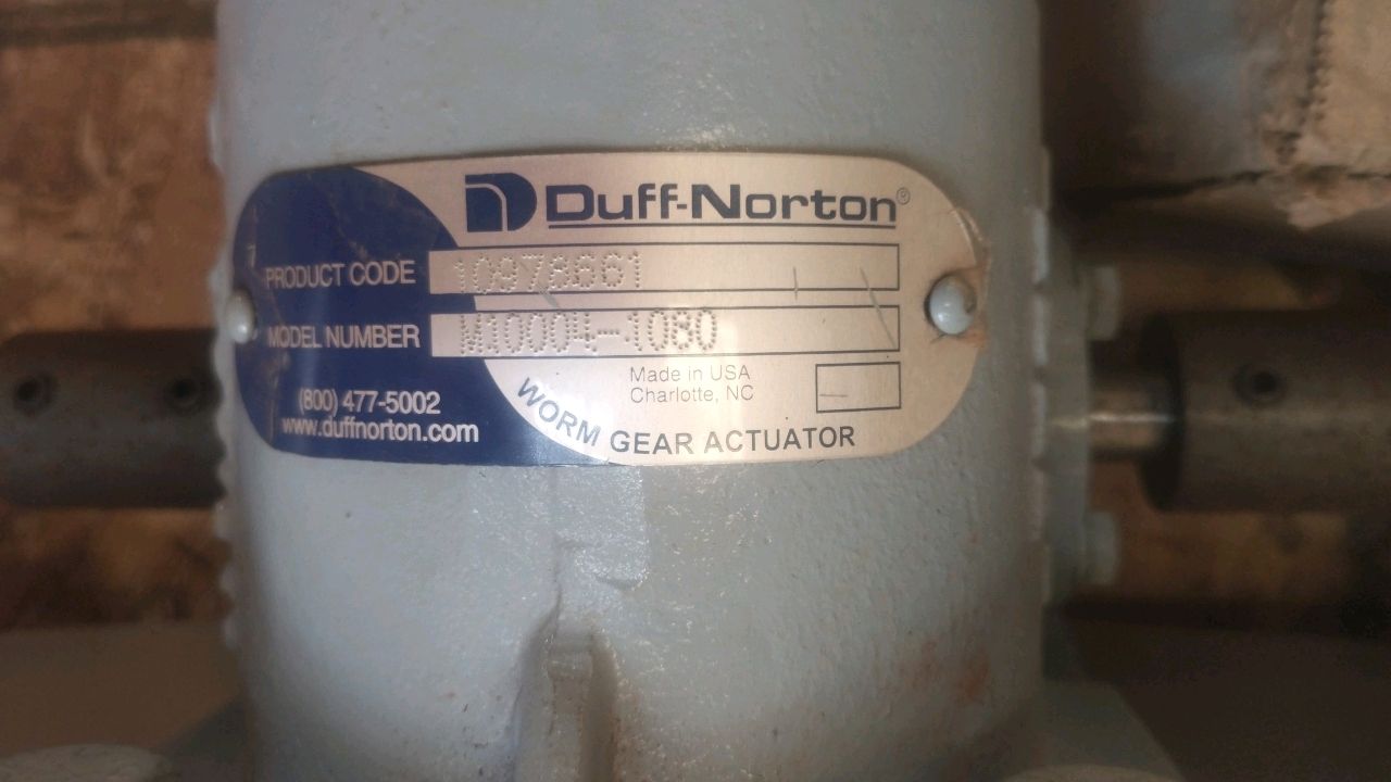 Industrial slide valve with Duff-Norton actuator