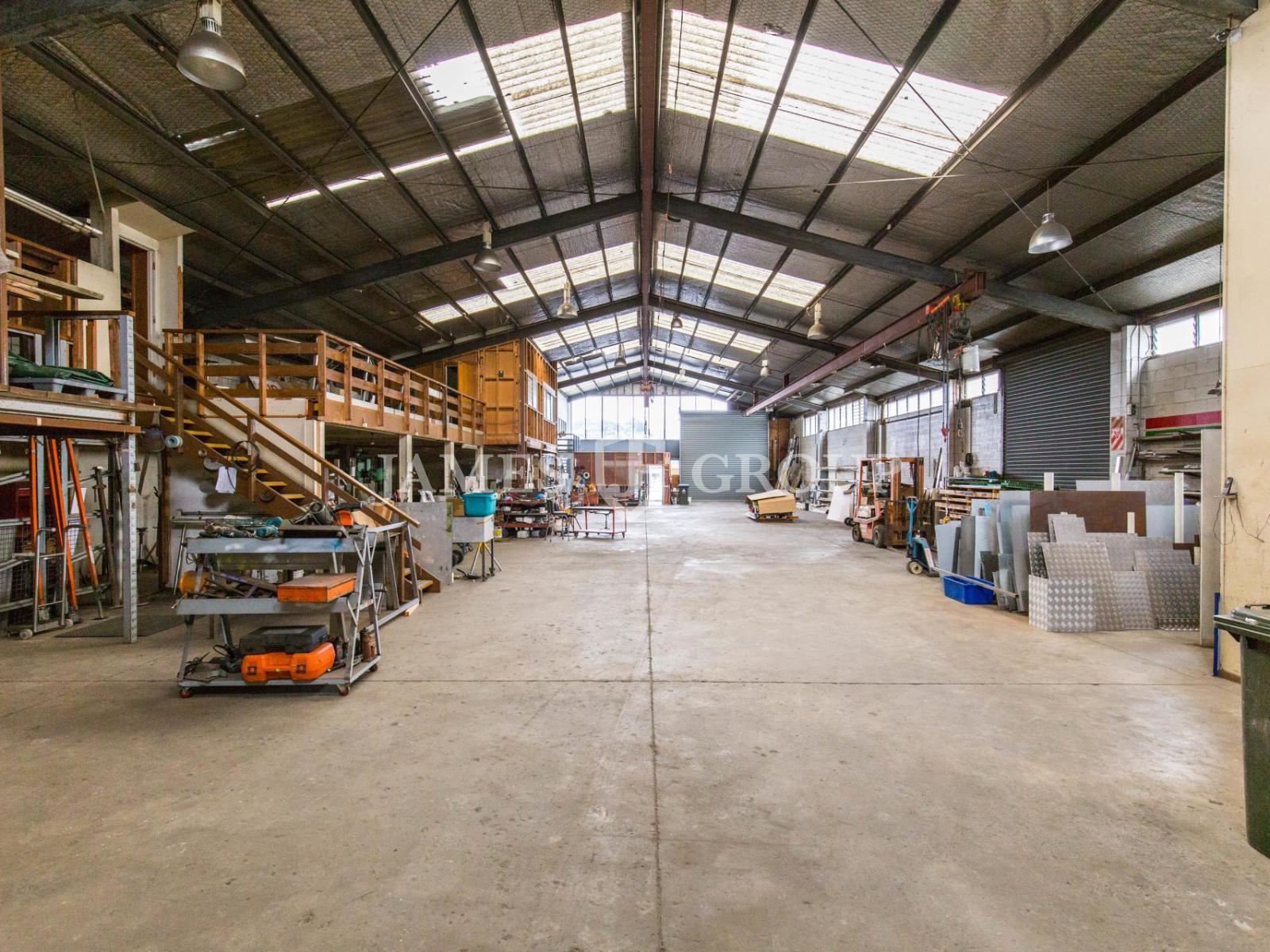 Versatile Industrial With Dual Yard And Gantry