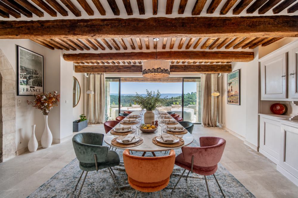 Photographs of Mas de la Reine villa in Provence - Image 4 of 41