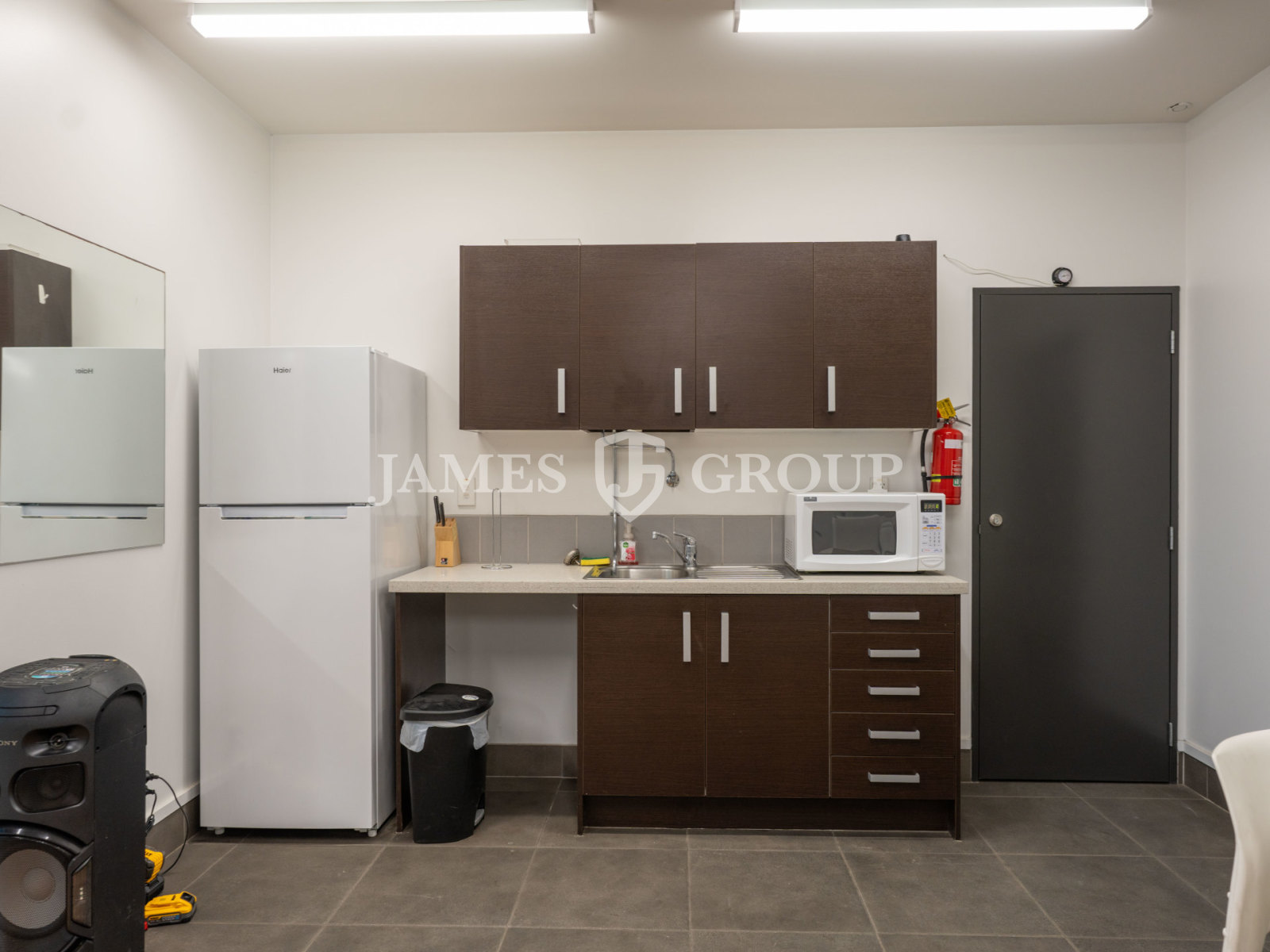 284sqm Warehouse | 83sqm Office | Mpi Approved
